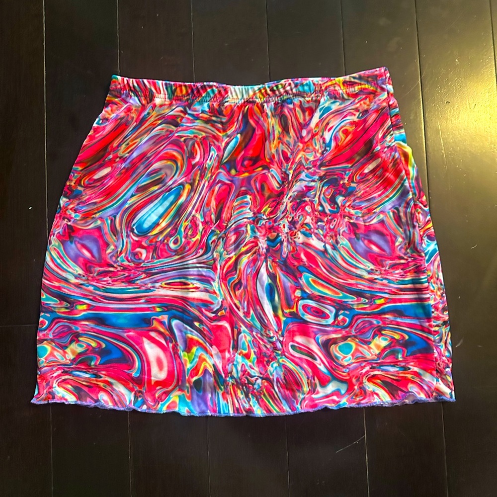 Colorful groovy patterned skirt, stretchy waist band, size L